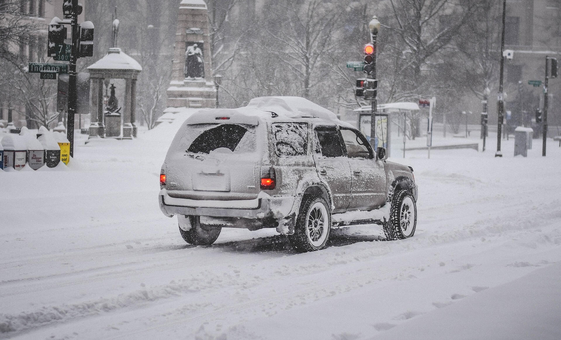 vehicle commuting in the snow